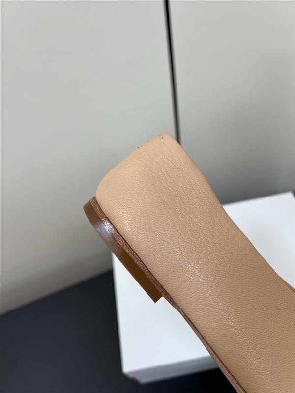 2025112812815164 310